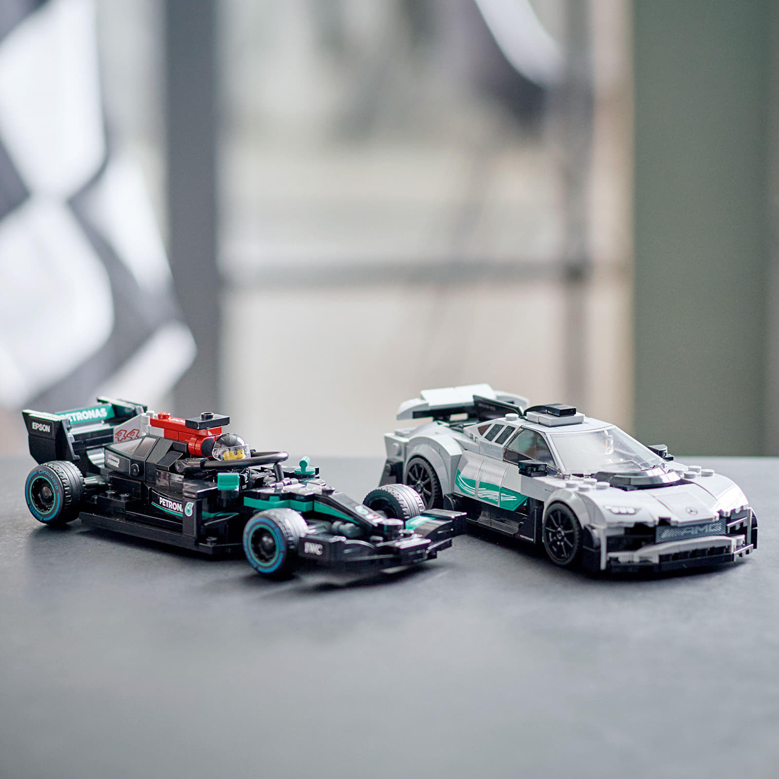 Zestawy LEGO® LEGO®️ Speed Champions 76909 Mercedes-AMG F1 W12 E Performance e Mercedes-AMG Project One