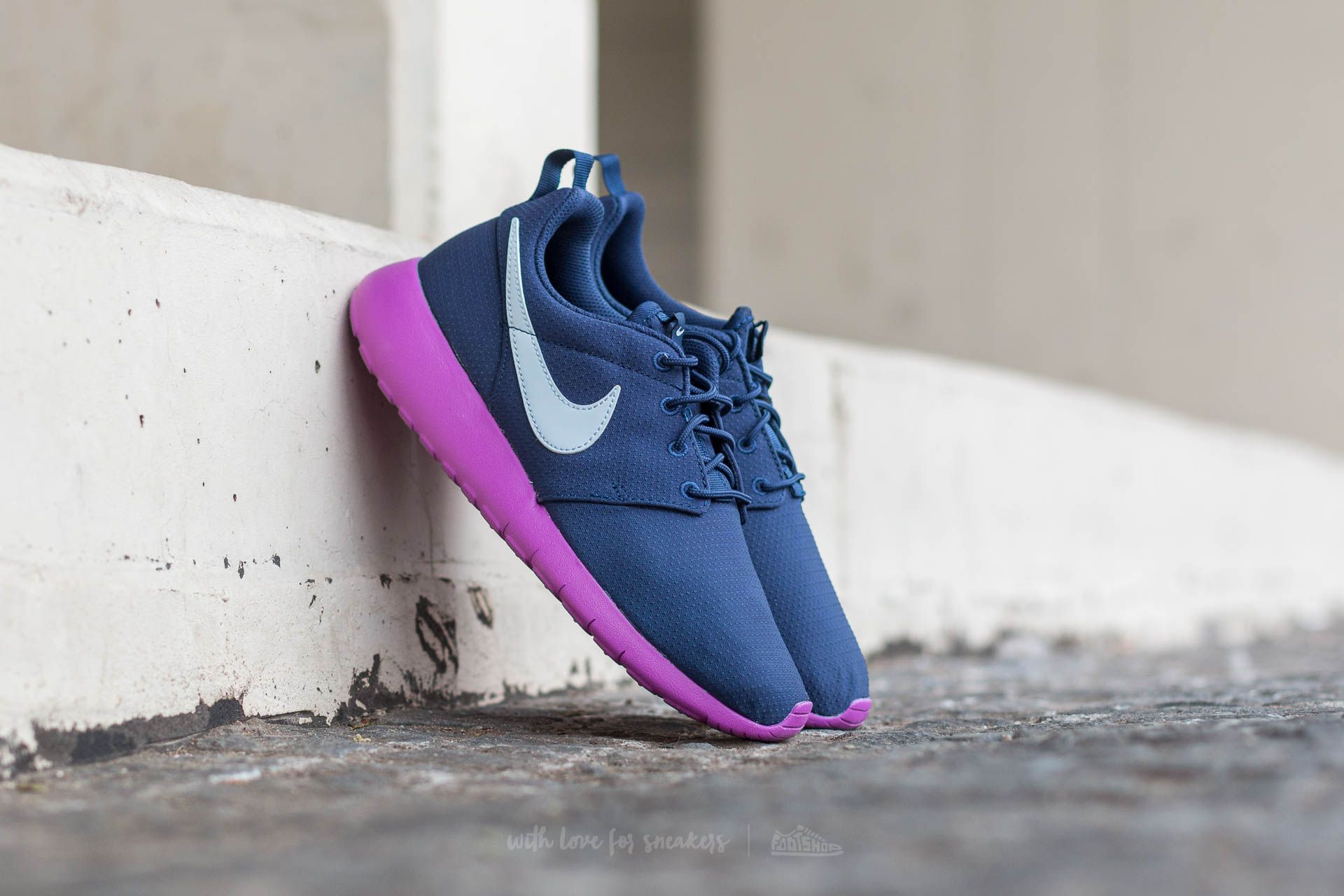 Navy blue roshes womens discount