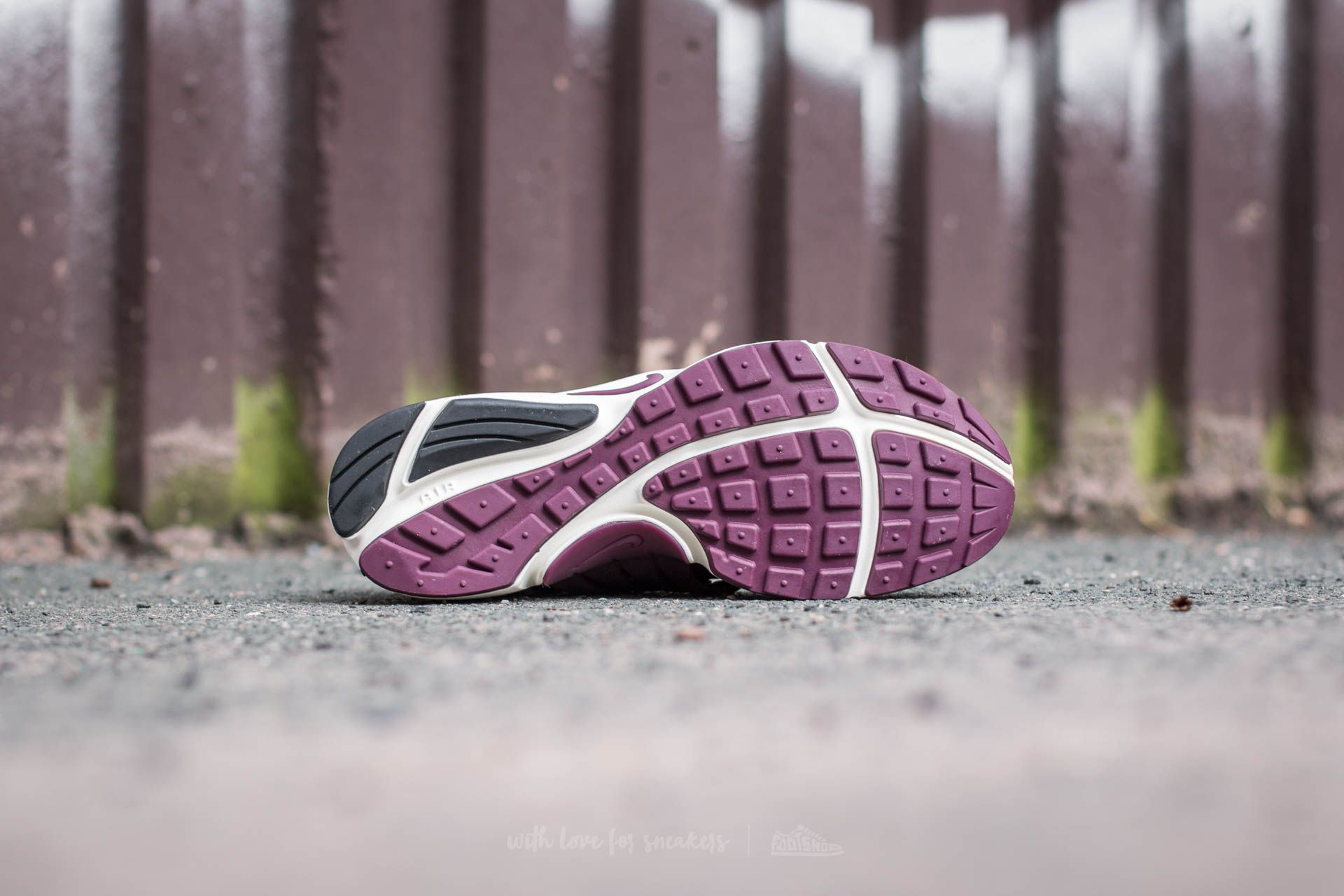 Παπούτσια Nike W Air Presto Premium Night Maroon/ Night Maroon-Sail