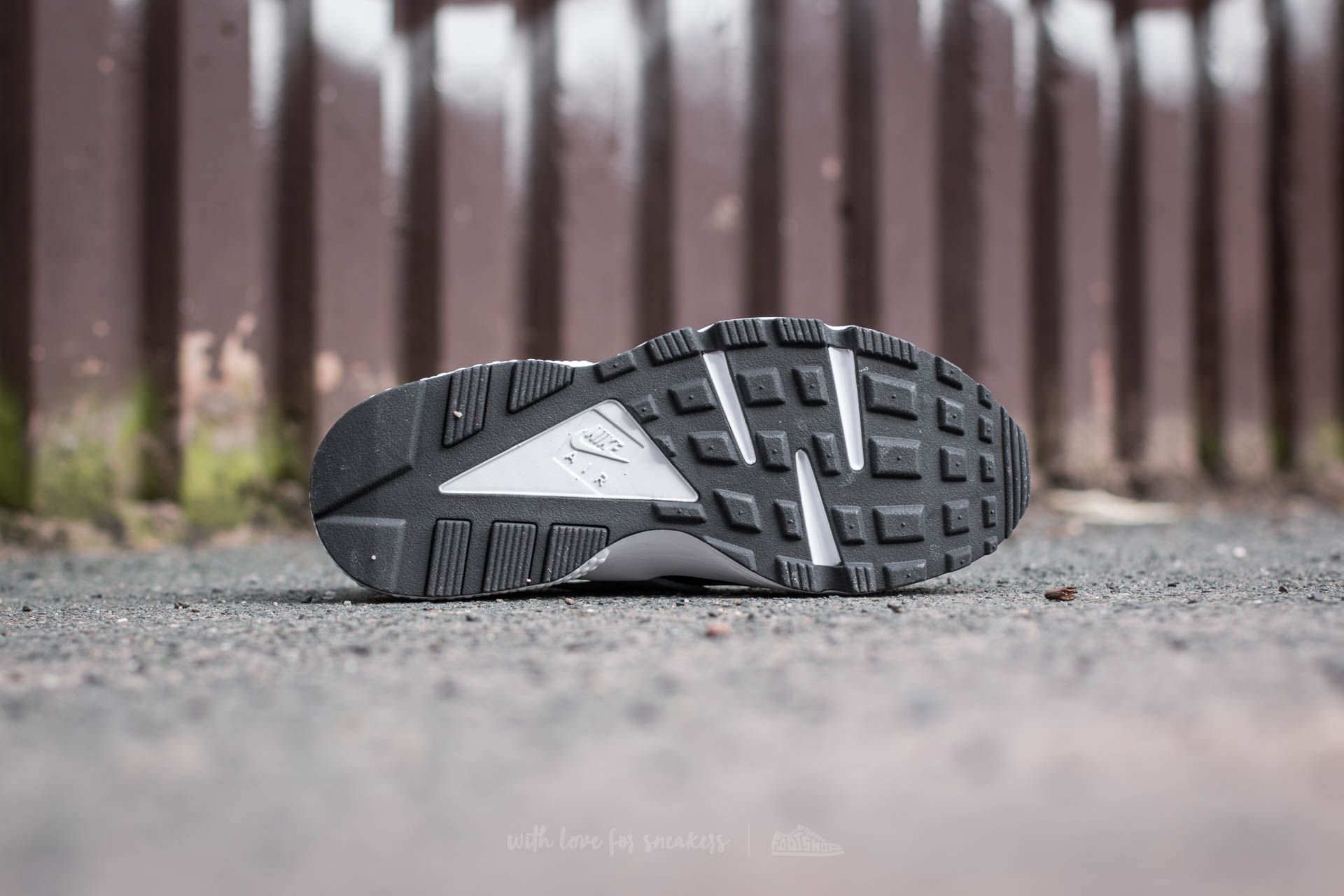 Men's shoes Nike Air Huarache Black/ White-Emerald-Resin