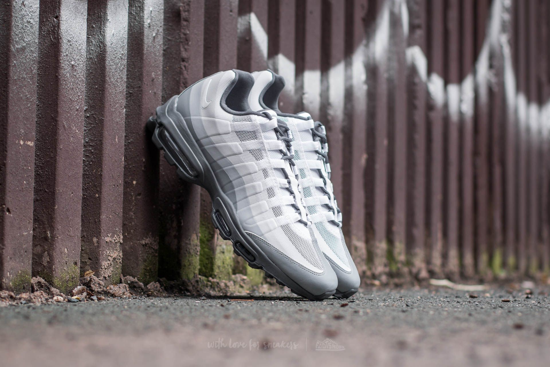 Nike 95 ultra essentials clearance