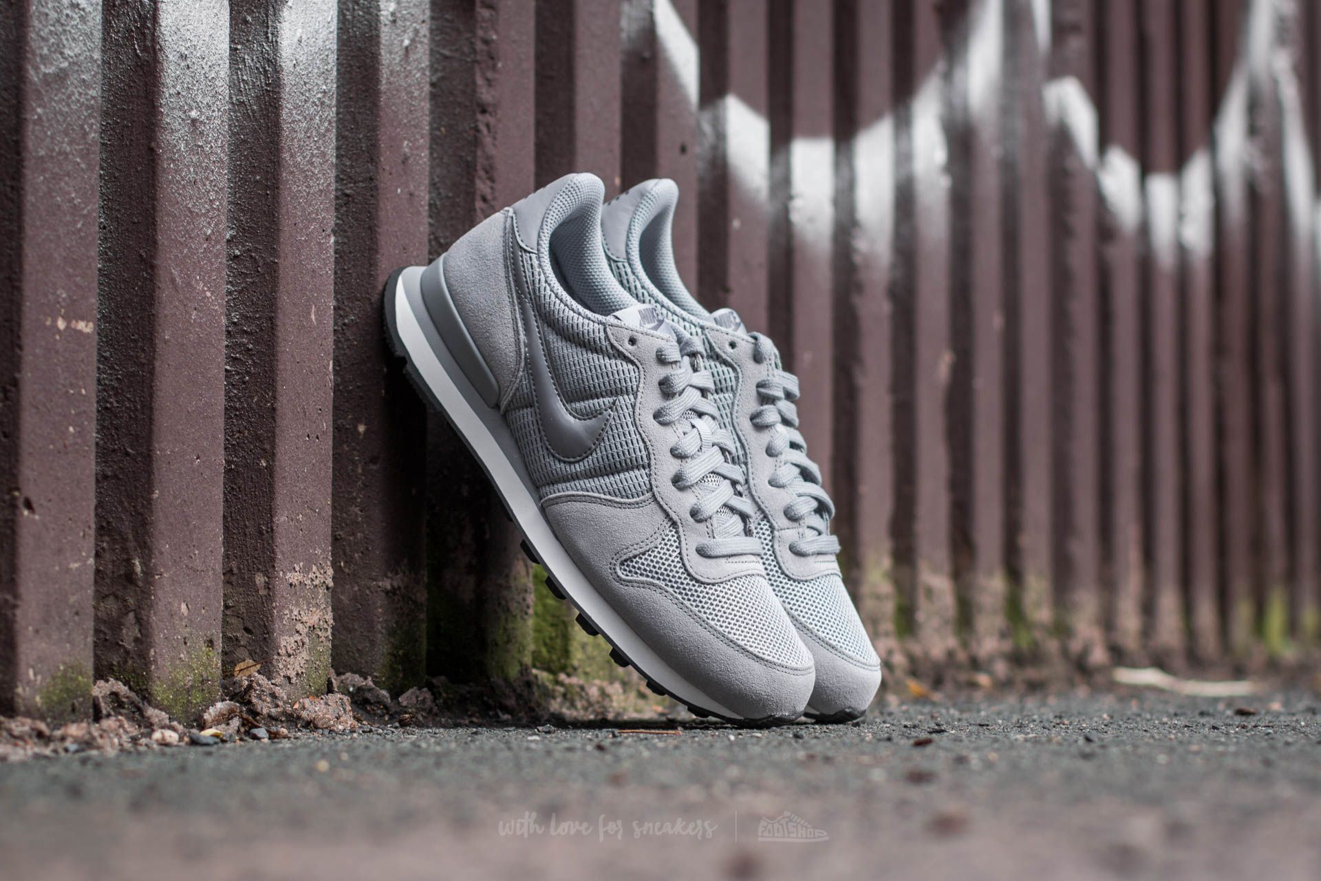 Women s shoes Nike Wmns Internationalist Stealth Stealth Dark Grey Summit White Footshop
