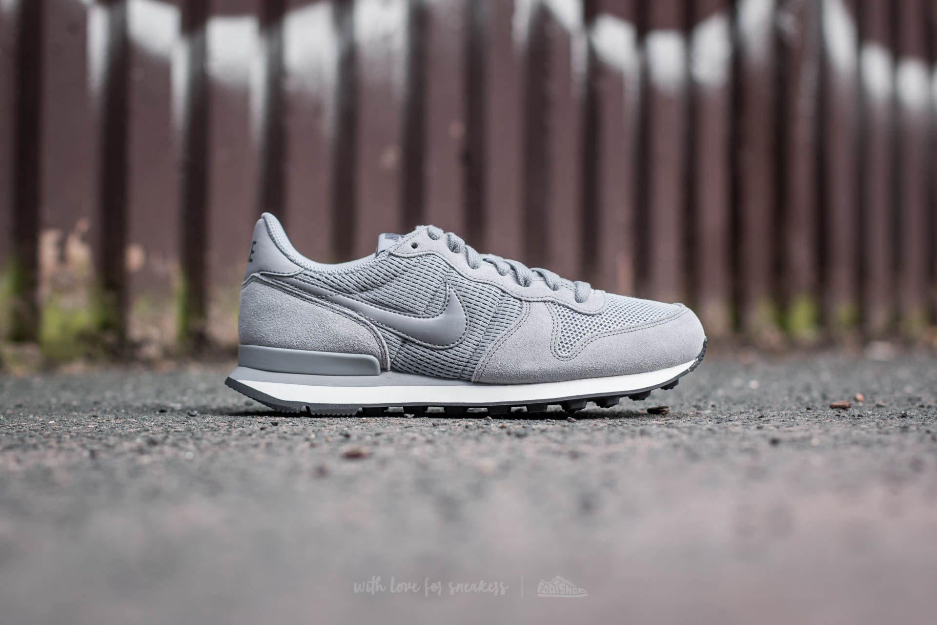Women s shoes Nike Wmns Internationalist Stealth Stealth Dark Grey Summit White Footshop