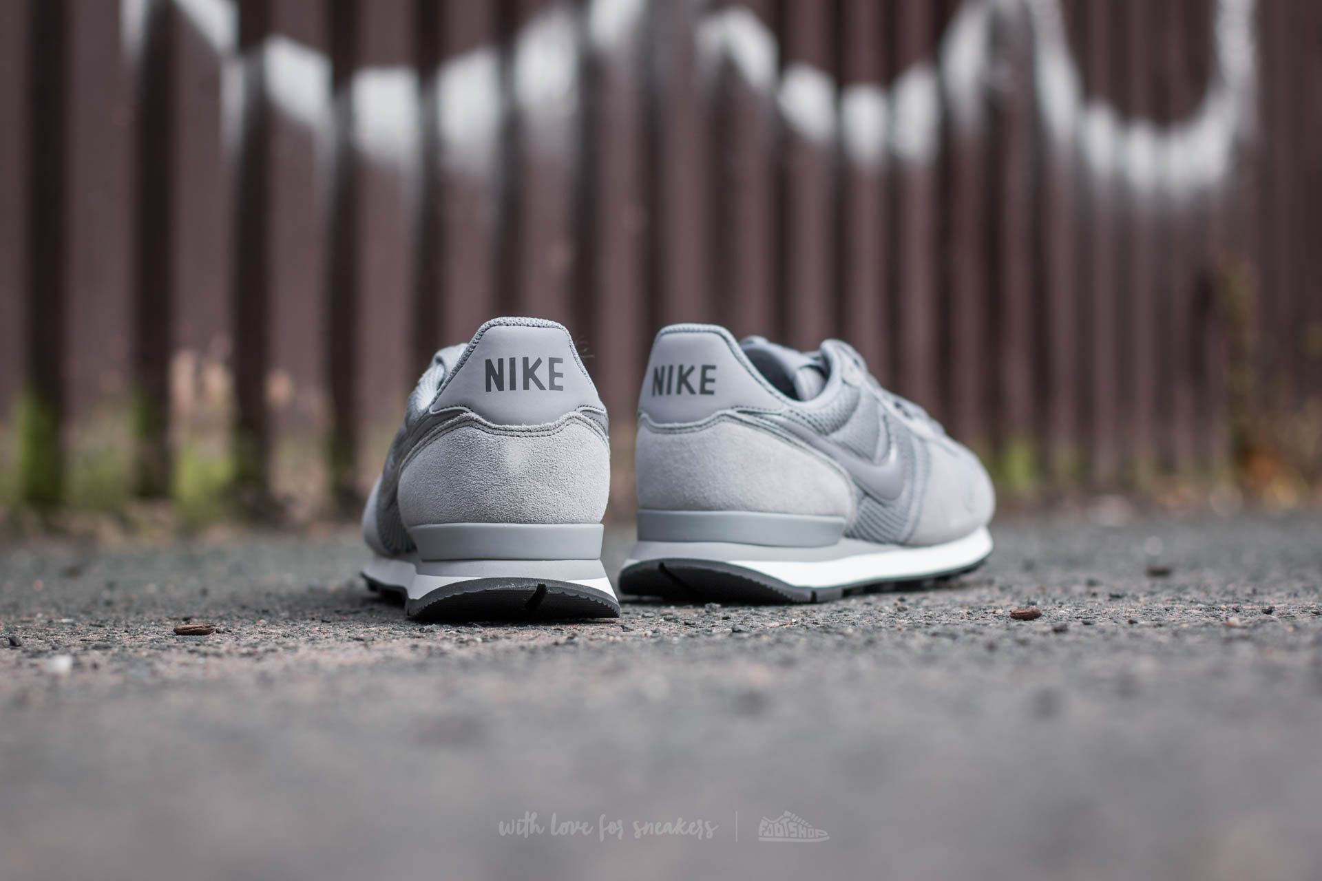 Women s shoes Nike Wmns Internationalist Stealth Stealth Dark Grey Summit White Footshop