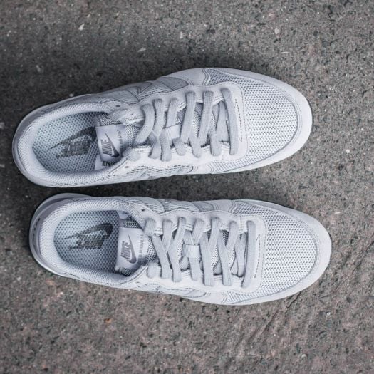 nike internationalist trainers nike grey and white trainers