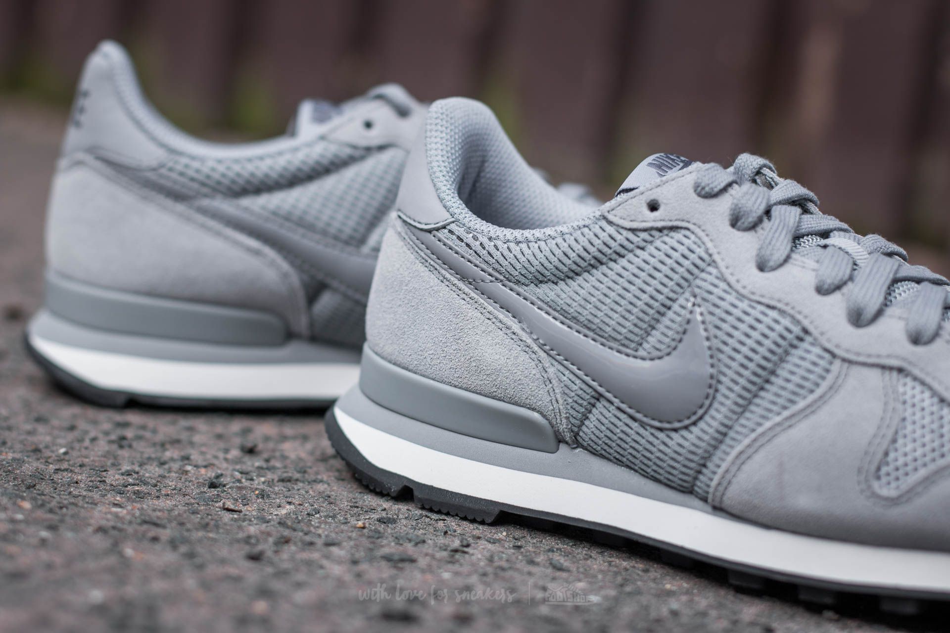 Damen Sneaker und Schuhe Nike Wmns Internationalist Stealth/ Stealth-Dark Grey-Summit White