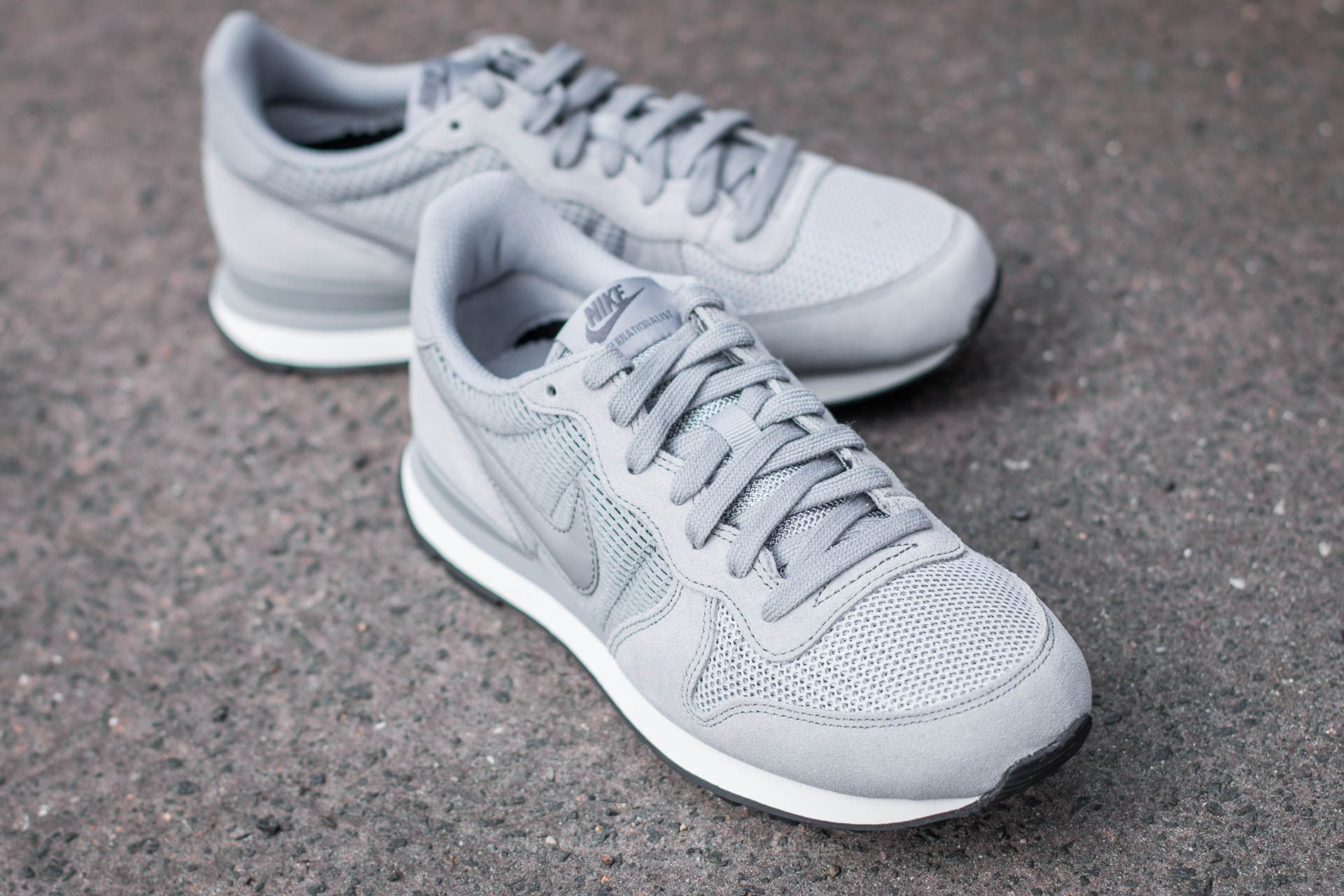 Women s shoes Nike Wmns Internationalist Stealth Stealth Dark Grey Summit White Footshop
