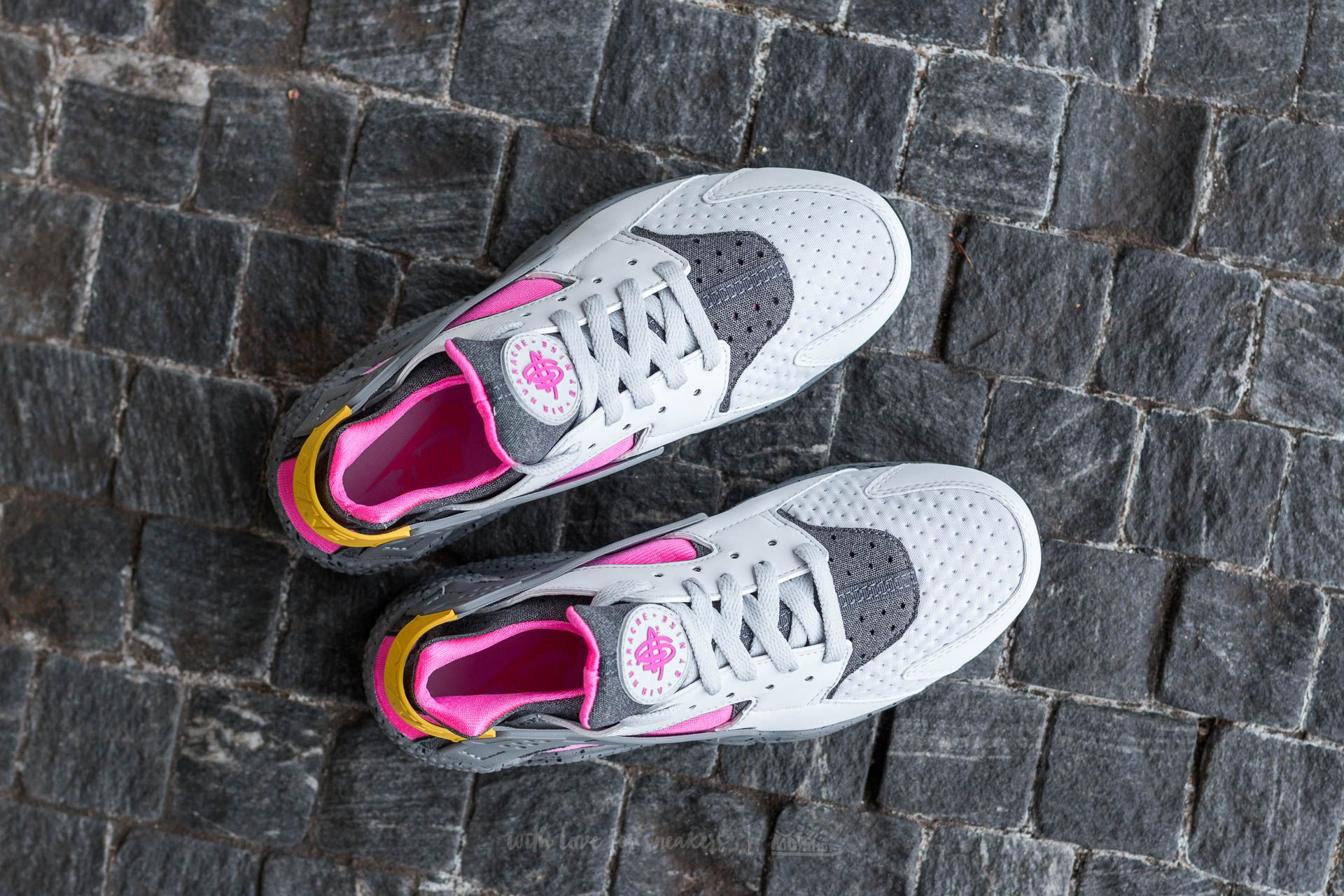Men's shoes Nike Air Huarache Run SE Pure Platinum/ Pink Blast-Pink Blast-Dark