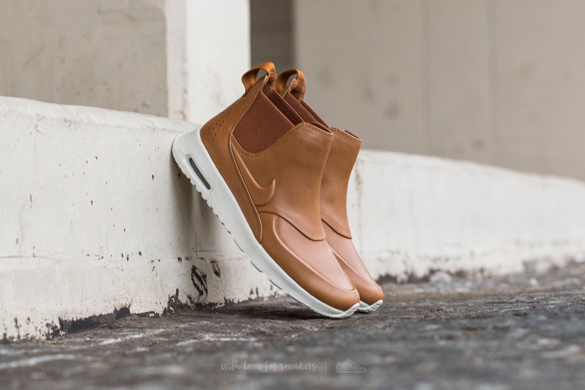 Nike thea mid ale brown outlet