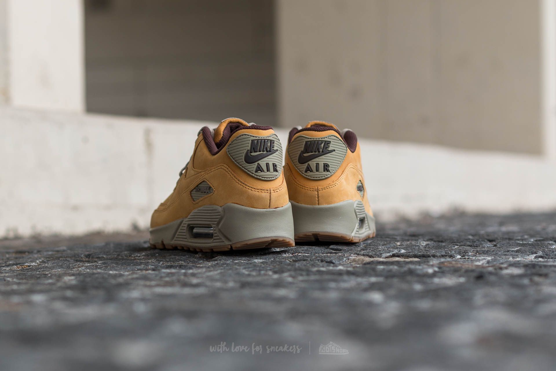 Ženski čevlji Nike Wmns Air Max 90 Winter Bronze/ Bronze-Bamboo