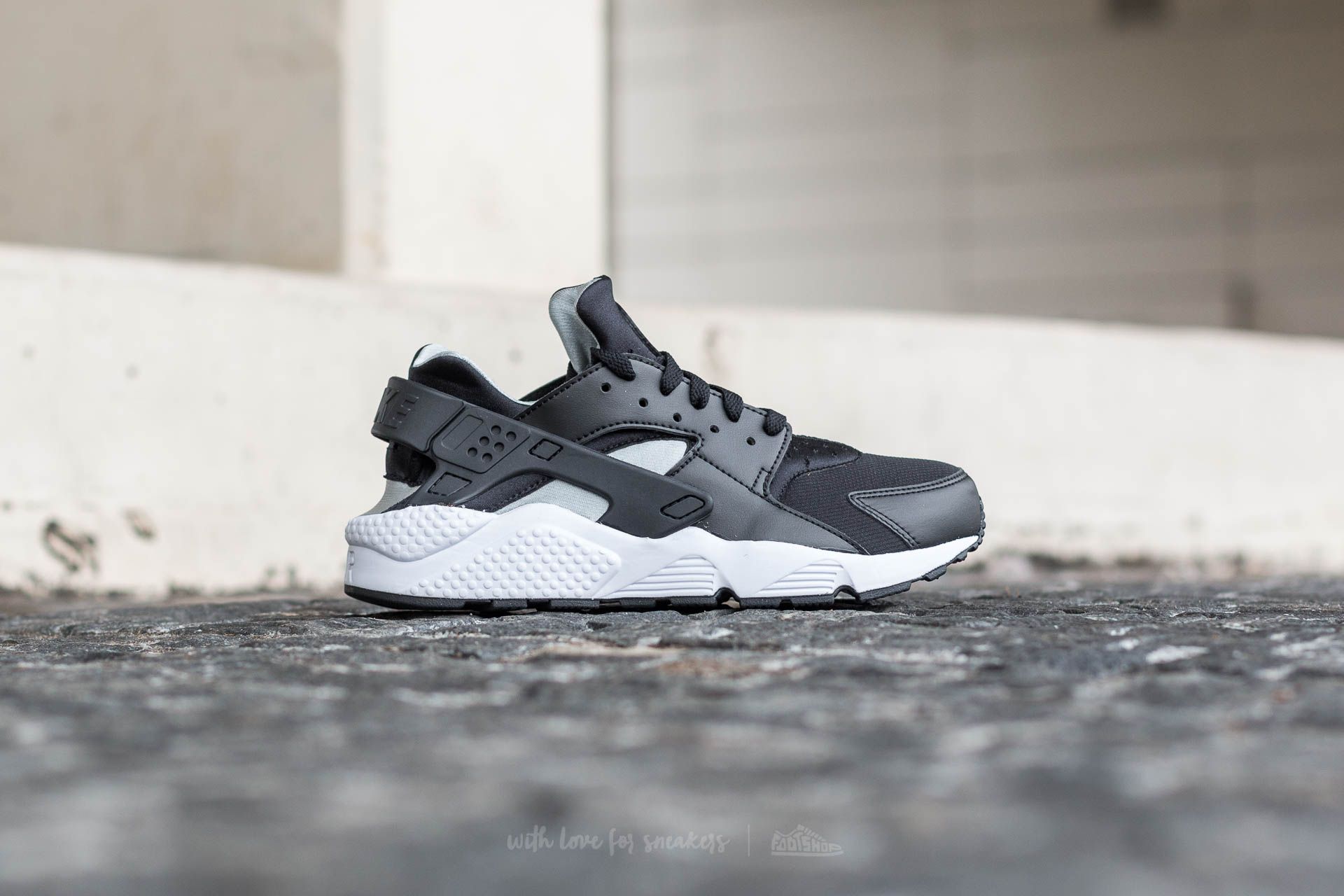 Herren Sneaker und Schuhe Nike Air Huarache Black/ Flt Silver-White