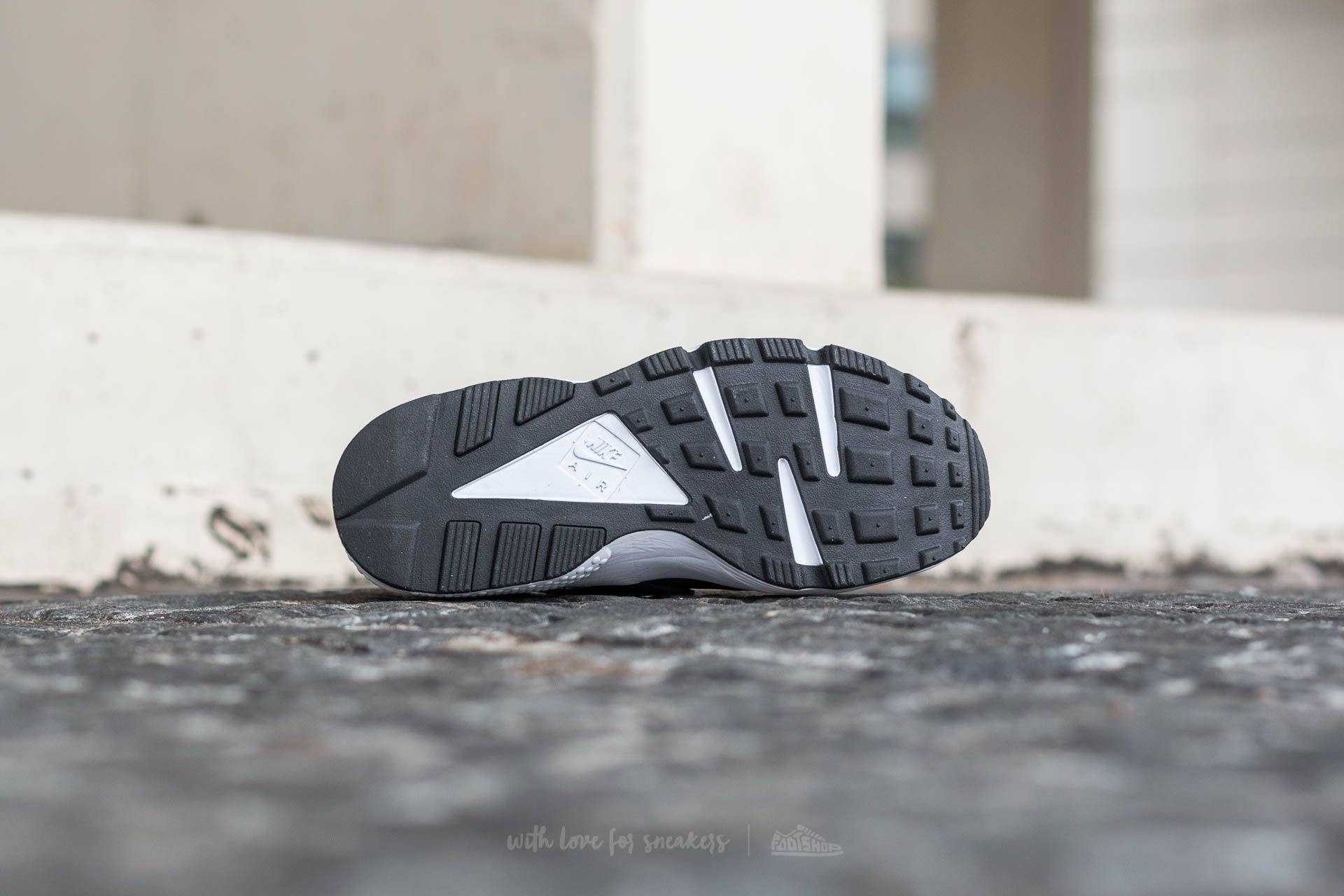 Herren Sneaker und Schuhe Nike Air Huarache Black/ Flt Silver-White