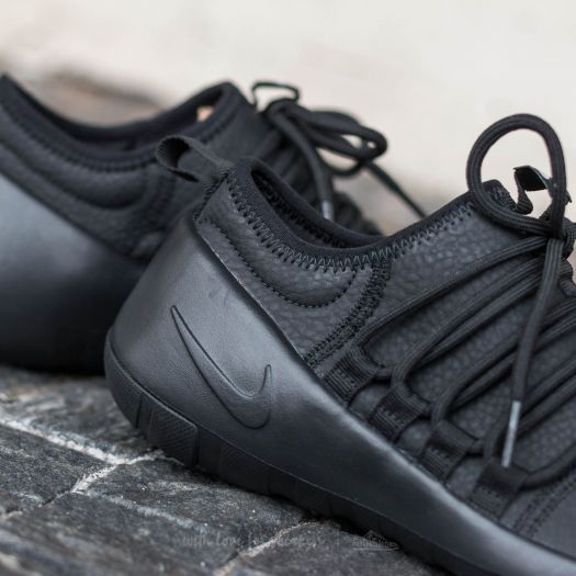 Nike payaa womens shop