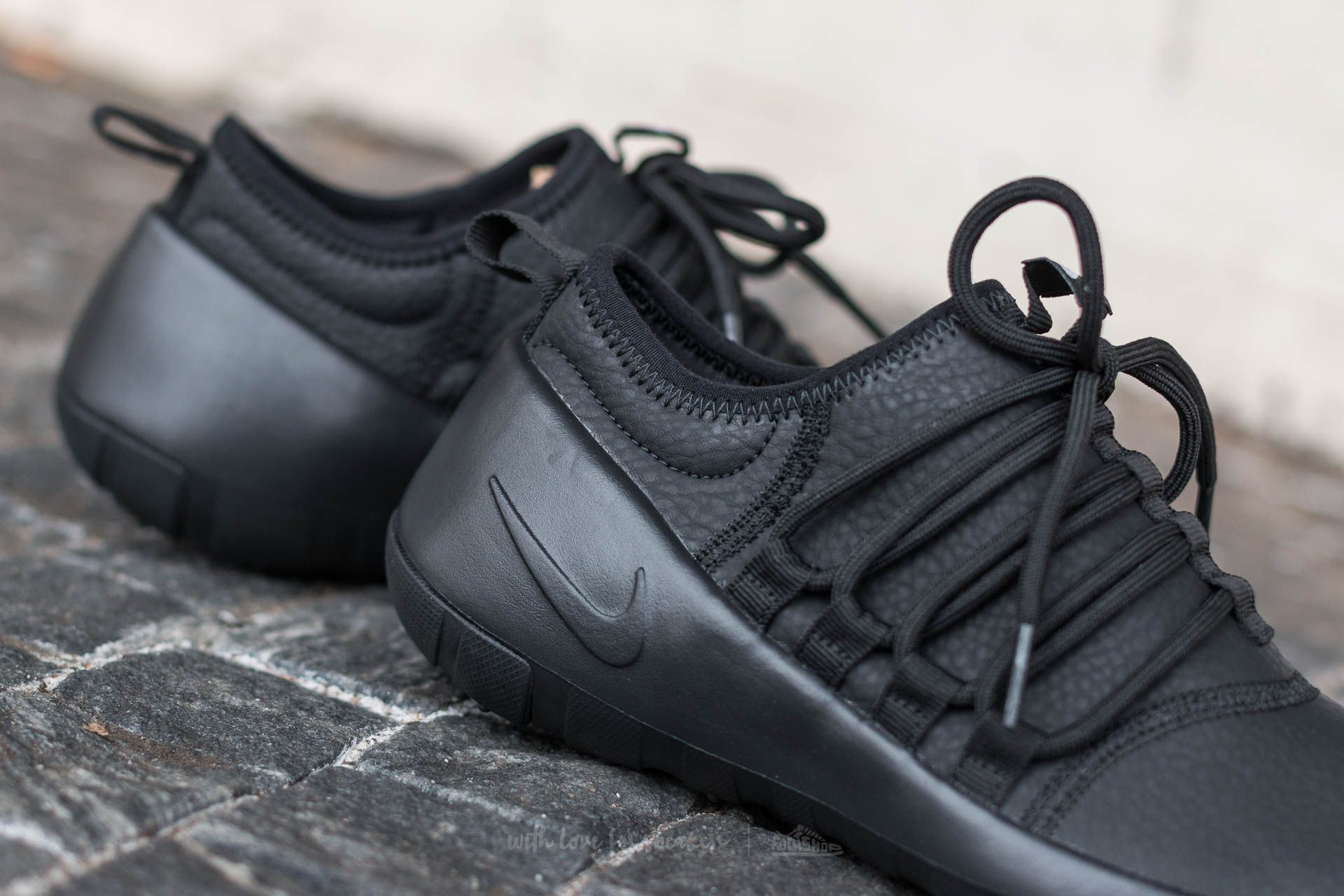 Nike sales payaa womens