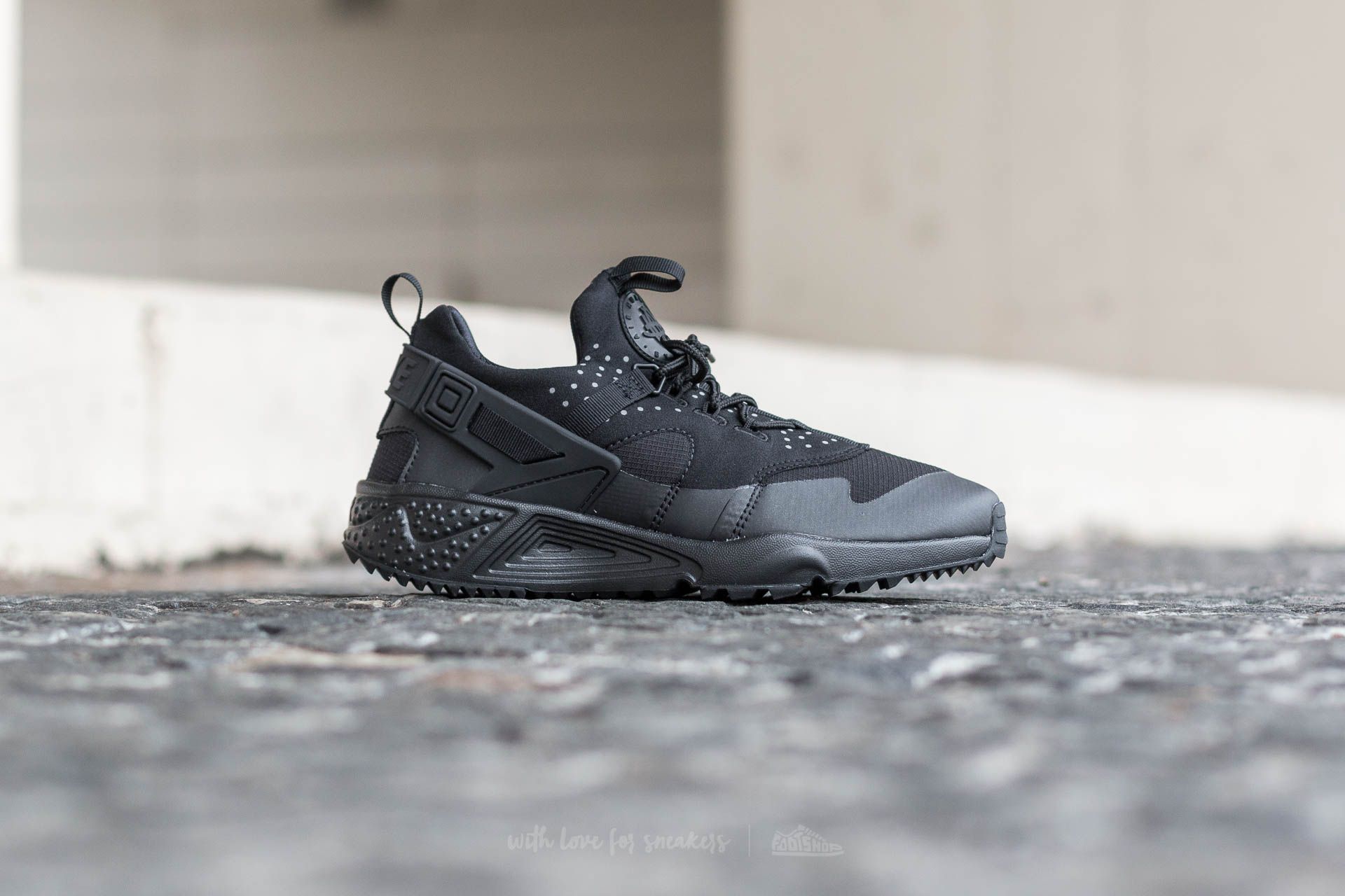 Men's shoes Nike Air Huarache Utility Black/ Black-Black