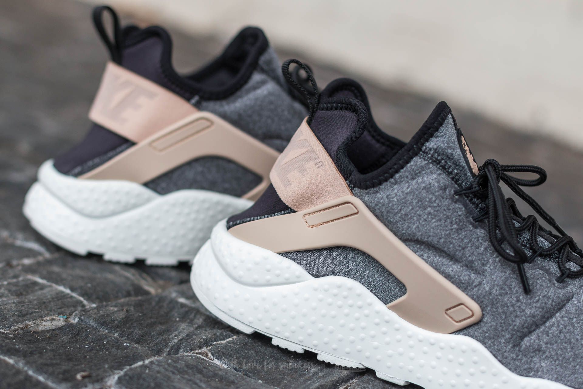Buty damskie Nike W Air Huarache Run Ultra SE Black Black