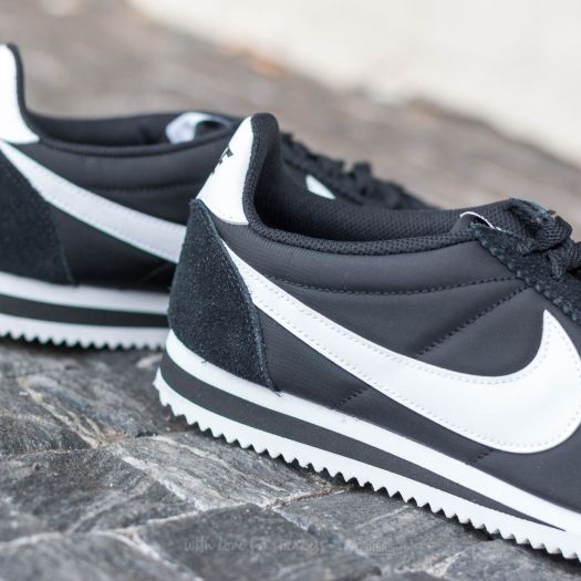 Men s shoes Nike Classic Cortez Nylon Black White Footshop
