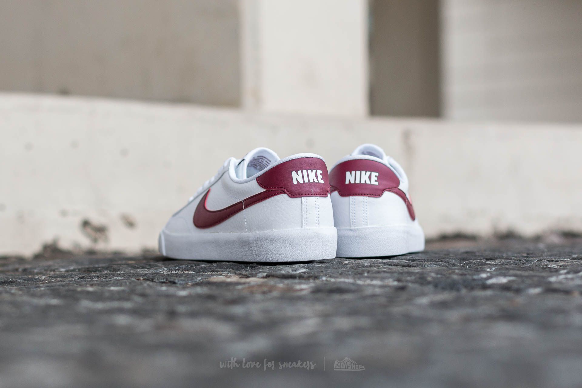 Men's shoes Nike Tennis Classic AC White/ Team Red 