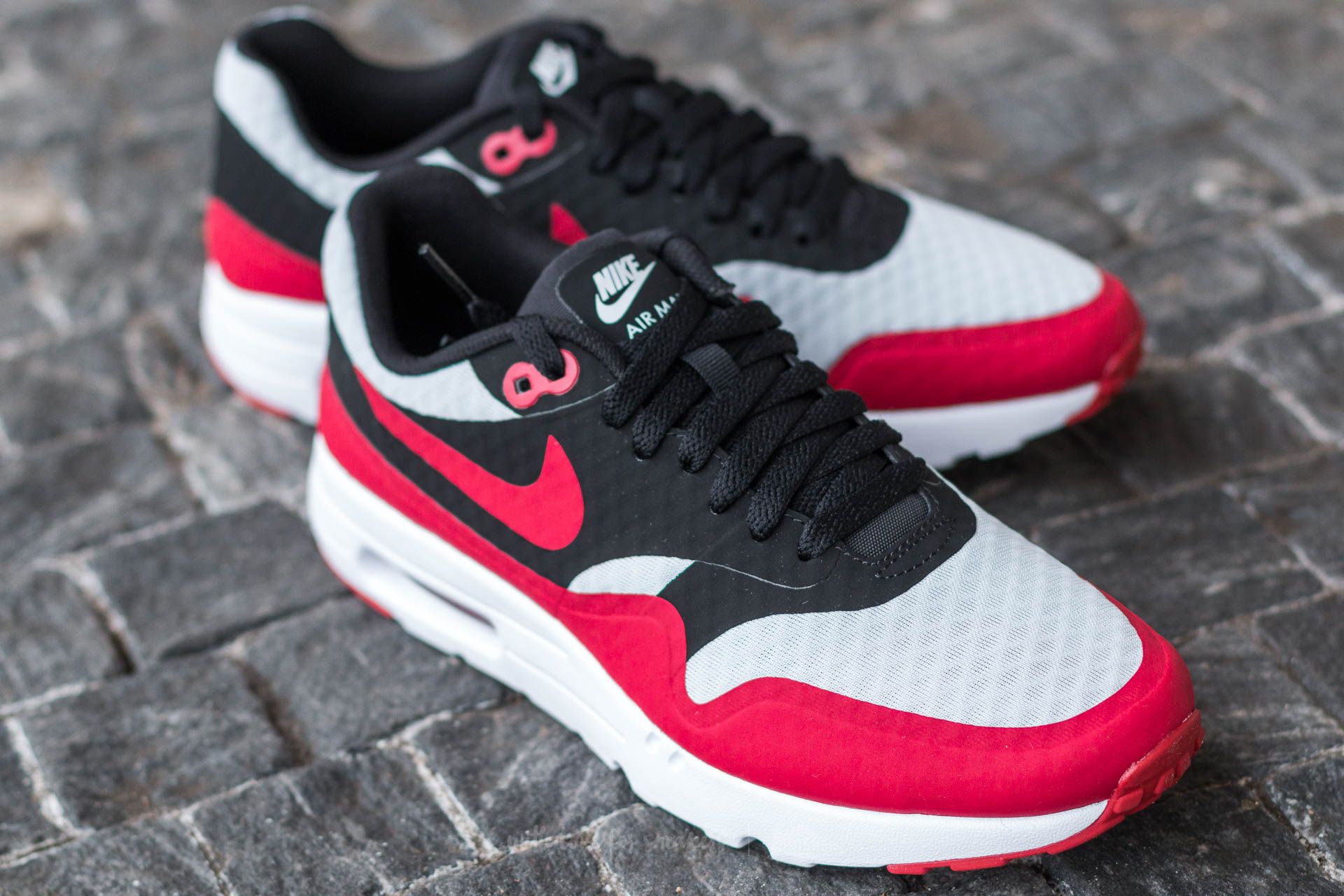 Herren Sneaker und Schuhe Nike Air Max 1 Ultra Essential Pure Platinum Gym Red Black Footshop