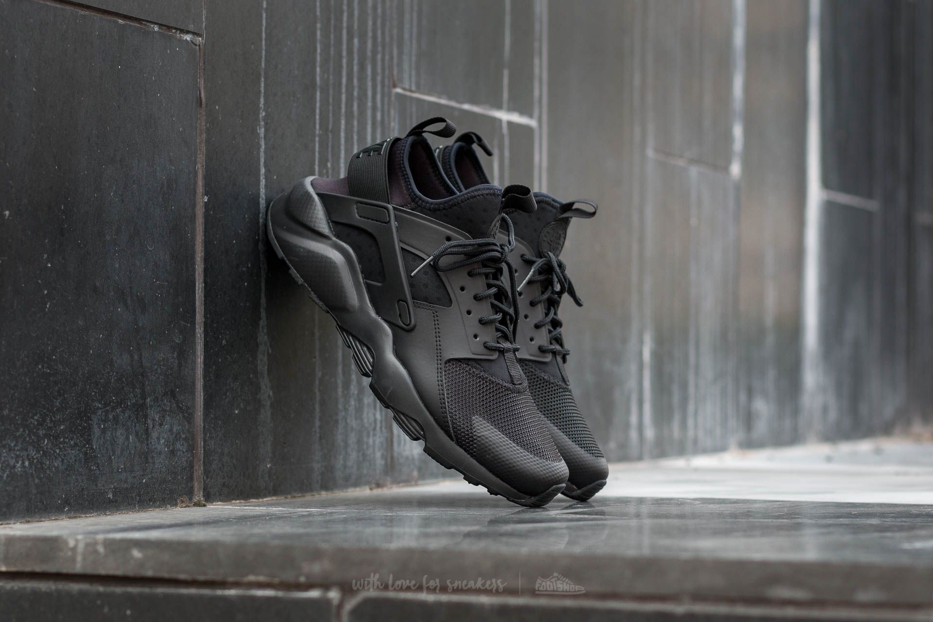 Scarpe uomo Nike Air Huarache Run Ultra Black/ Black-Black | Footshop
