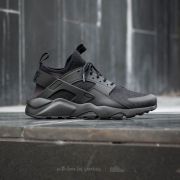 Black nike shop huarache run ultra