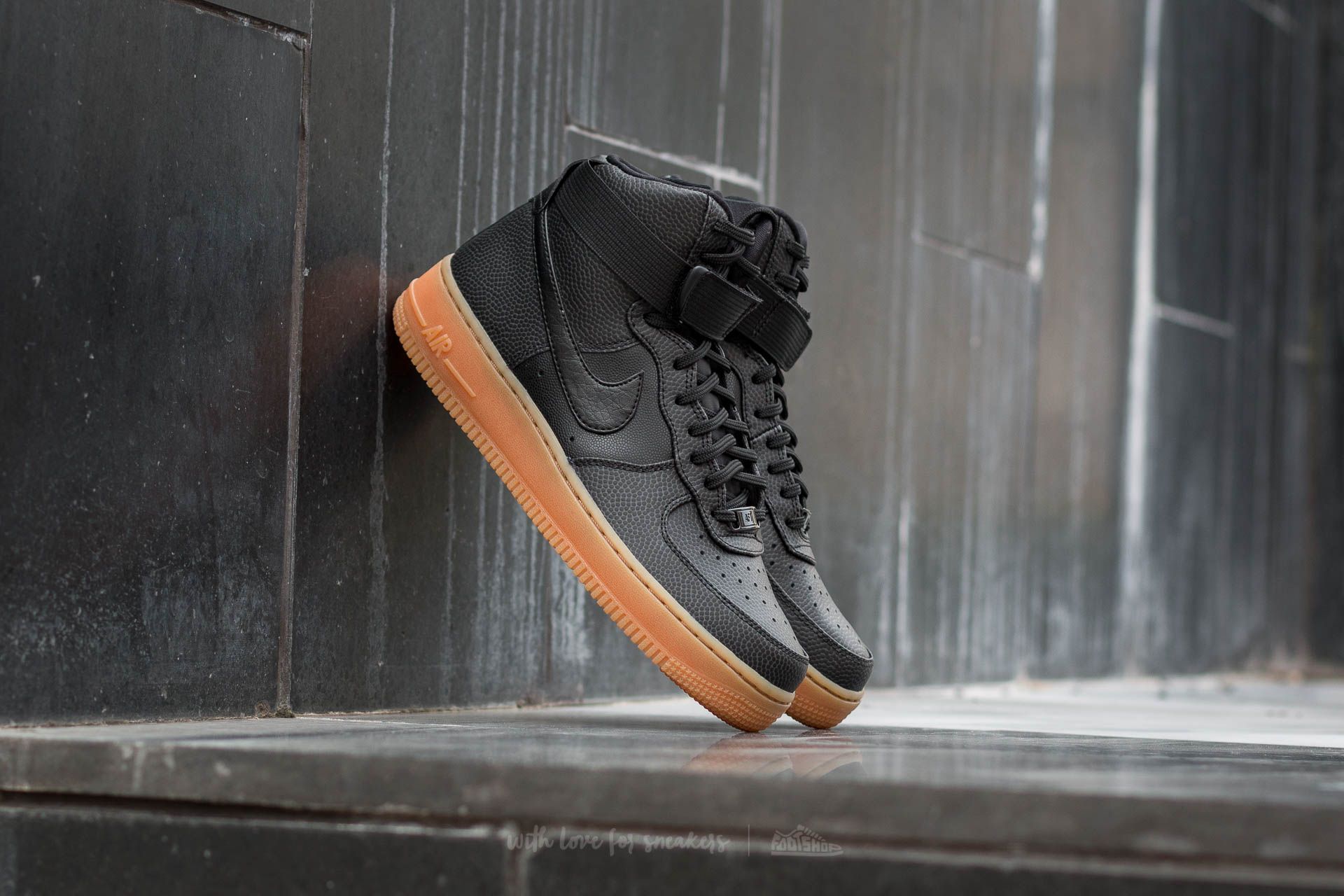 Women s shoes Nike Wmns Air Force 1 High SE Black Black Dark Grey Footshop