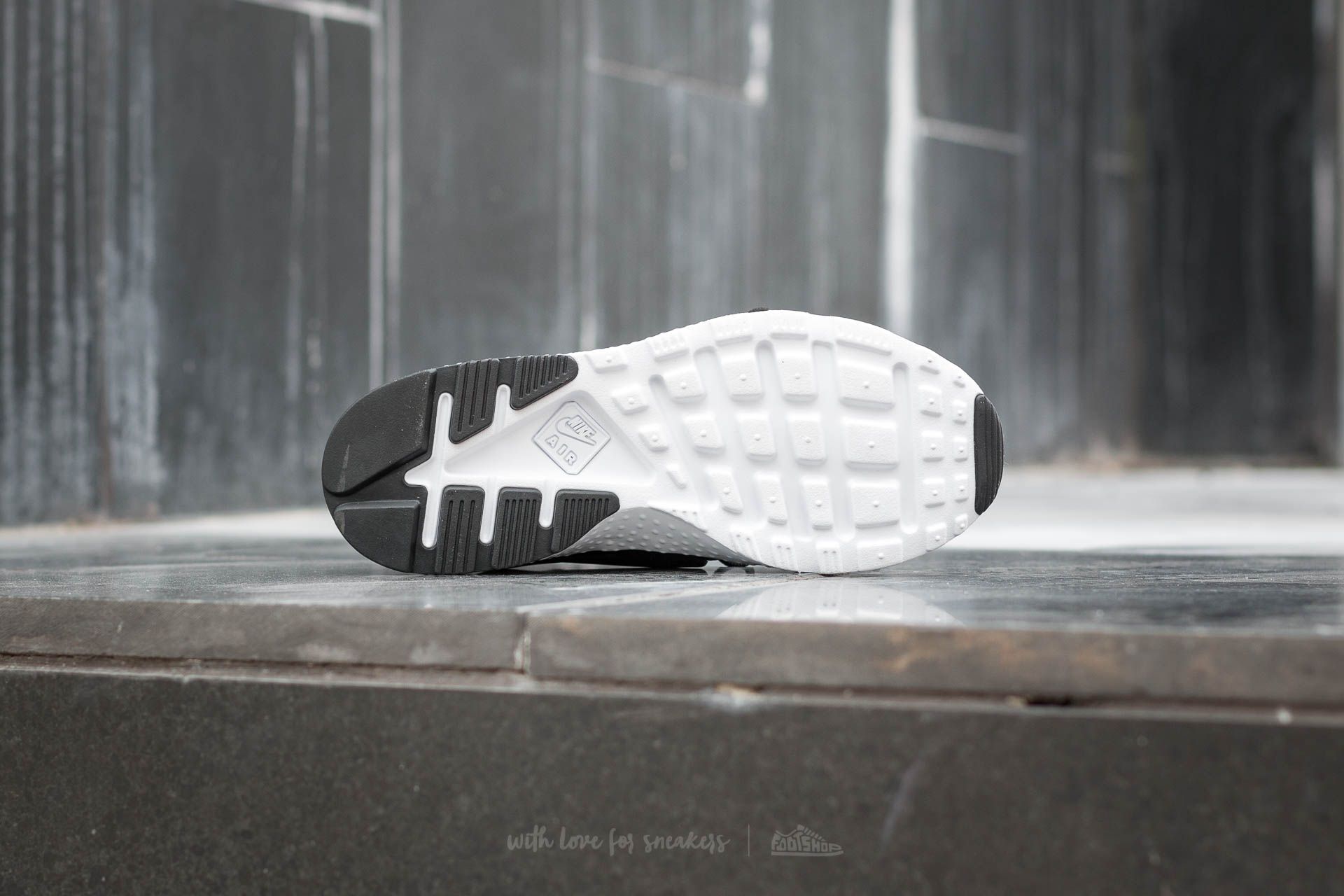 Women s shoes Nike W Air Huarache Run Ultra Premium Black Dark