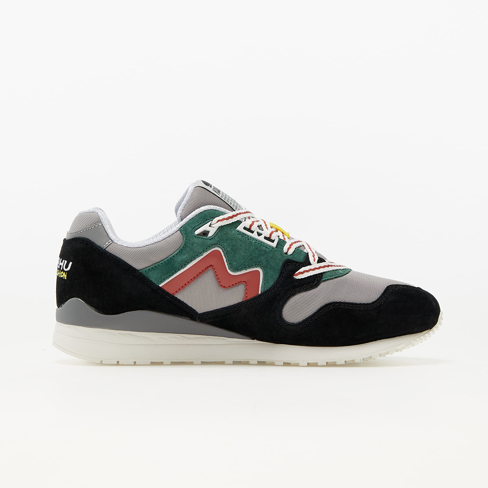 Încălțăminte și sneakerși pentru bărbați Karhu Synchron Classic "Fear Bear Pack" Jet Black/ Hot Sauce