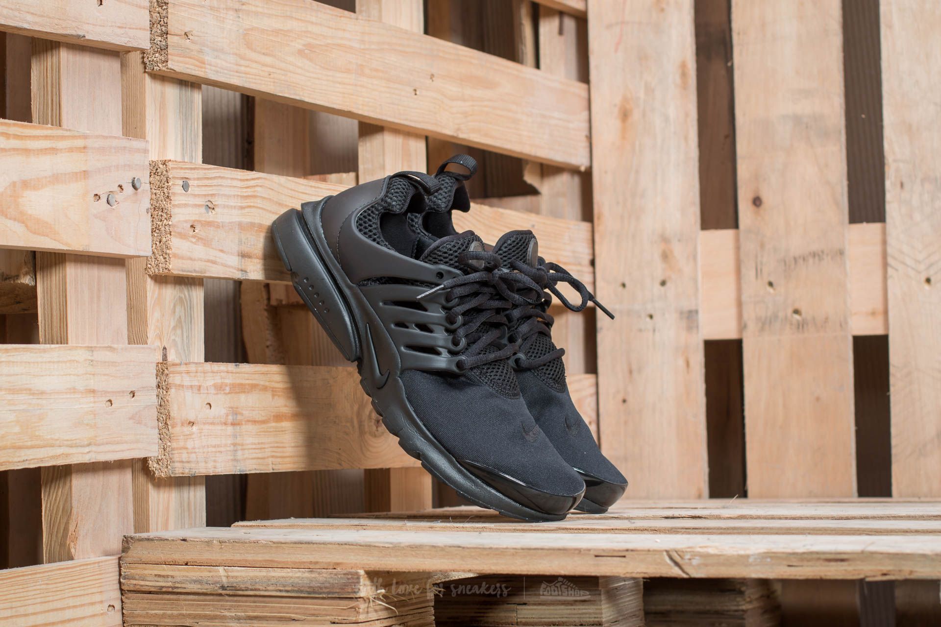 women black presto