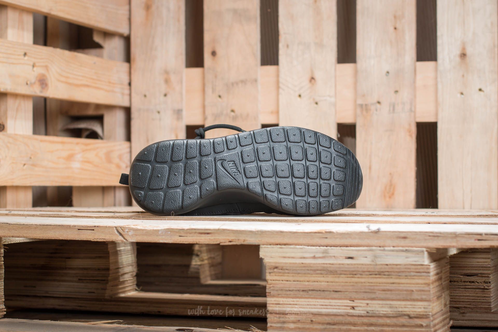 Zapatillas mujer Nike Roshe One Hi (GS) Black/ Metallic Silver