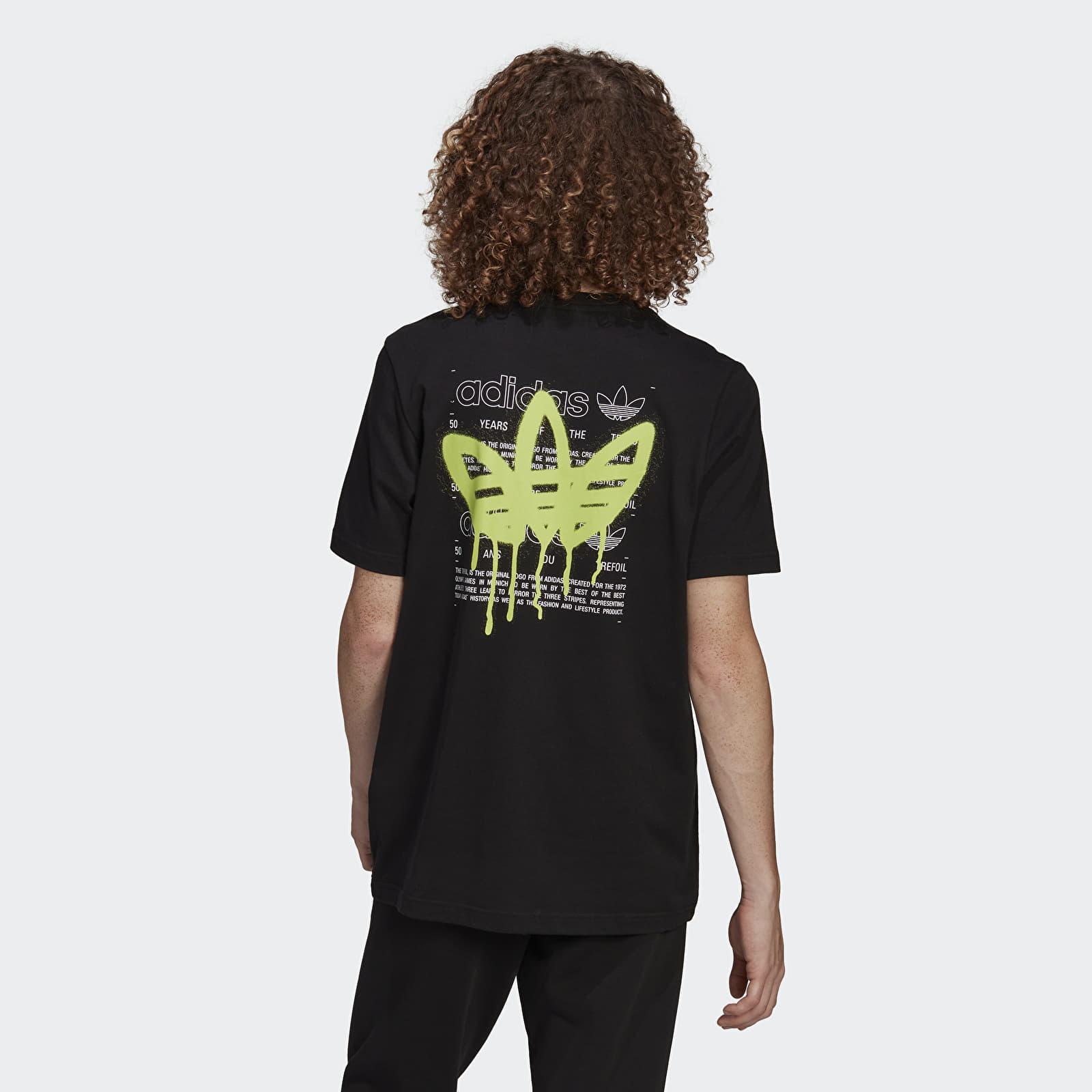 Marškinėliai adidas Behind Tee Black