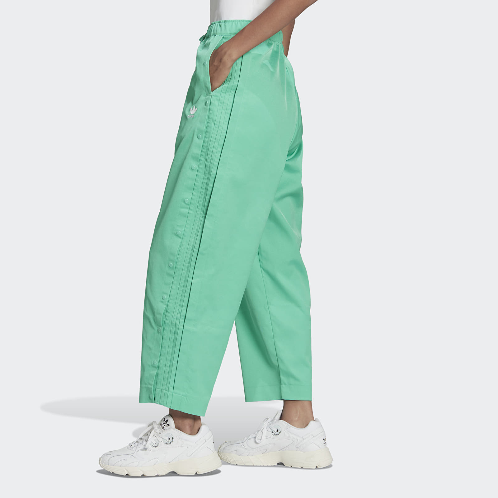Püksid adidas Relaxed Pant Hi-Res Green