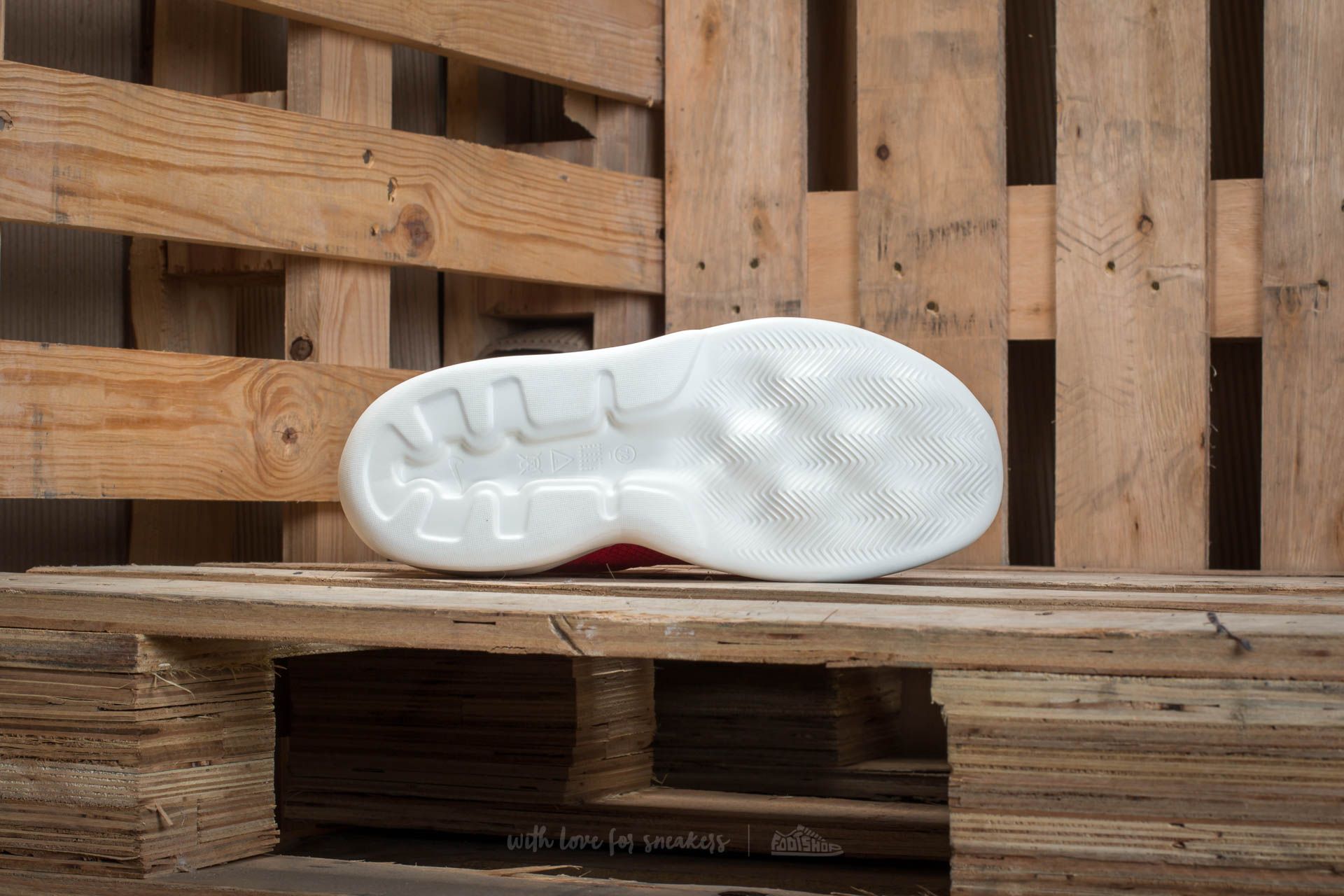 Vīriešu apavi Nike Kwazi Gym Red/ Gym Red-Sail
