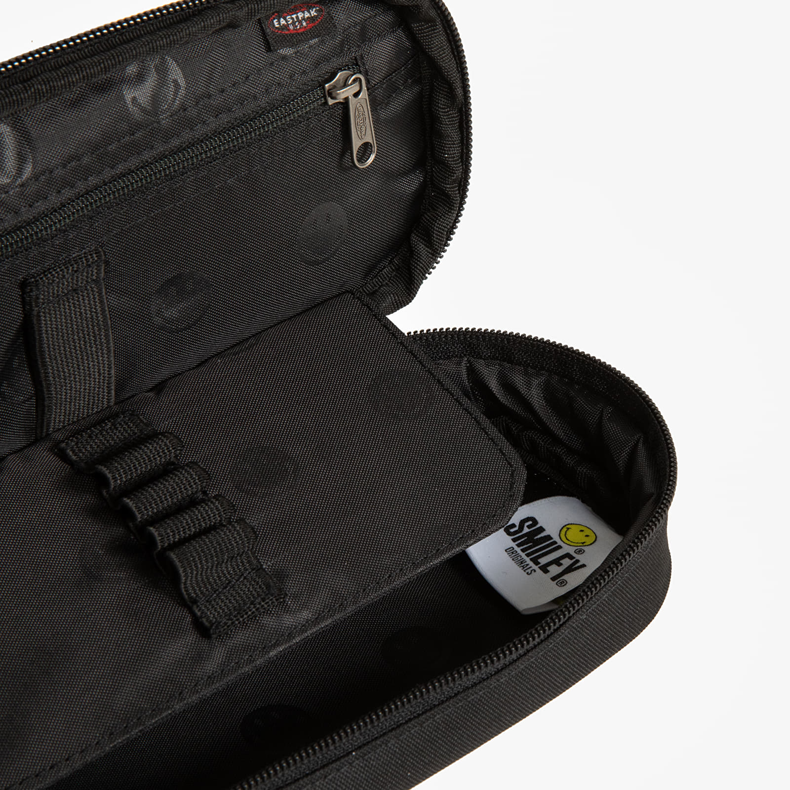 Pouches EASTPAK Oval Single Smiley Graffiti Black Footshop