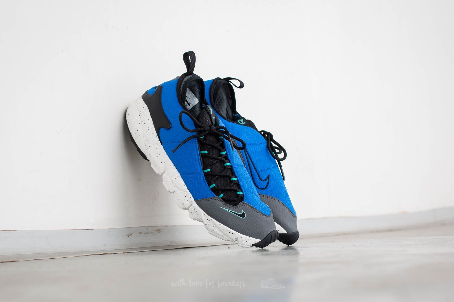 靴 Nike Air Footscape NM Hyper Cobalt/Black Nike Air Footscape NM Sneaker in Hyper Cobalt | Hypebeast