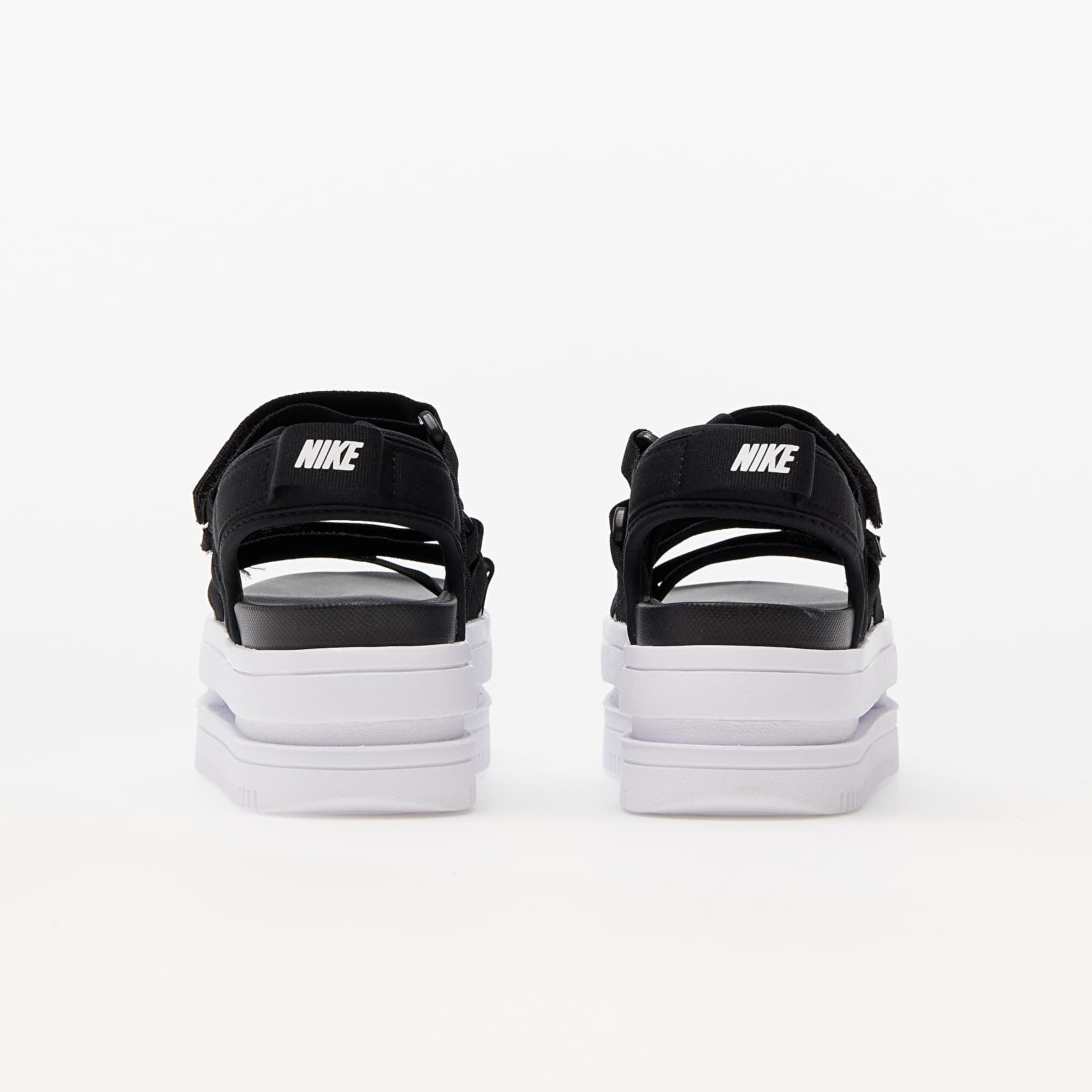 Dámske topánky a tenisky Nike W Icon Classic Sandal Black/ White-White