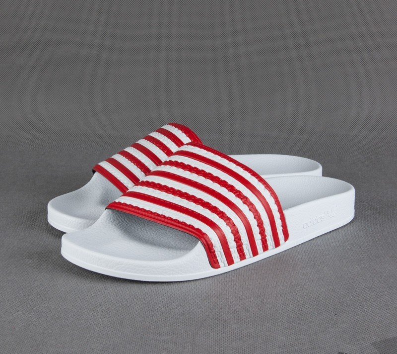 Boty Adidas Adilette Flags Runwht/Colroy/Colred