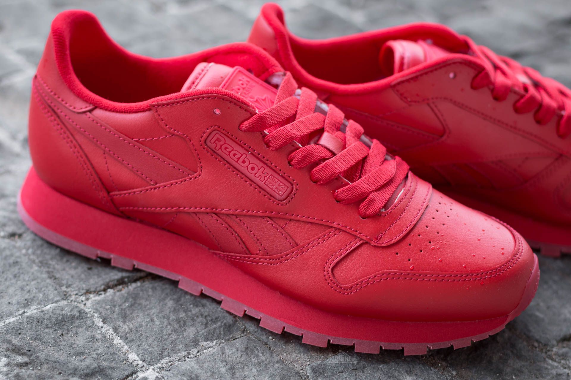Reebok classic leather solids top