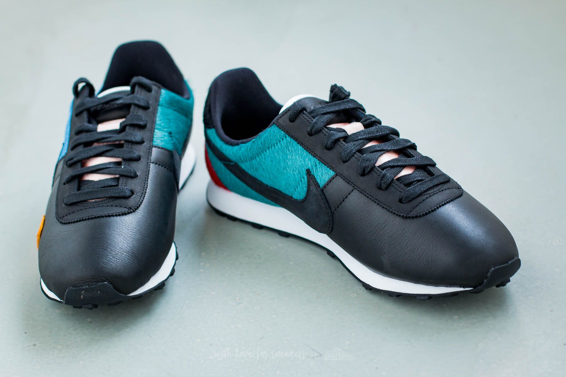 Zapatos Nike W Pre Montreal Racer Premium Vintage Black/ Black-Star Blue
