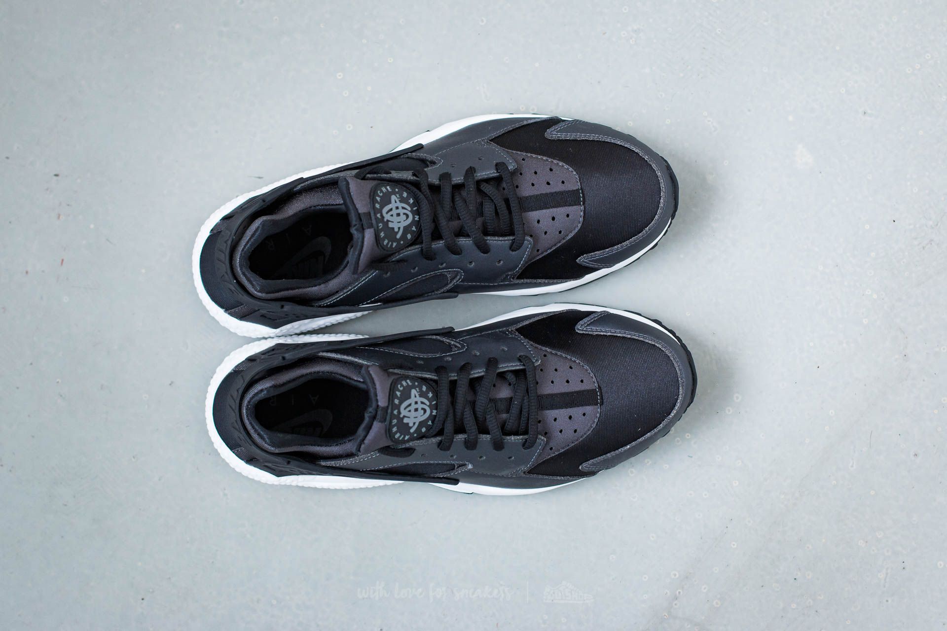 Women's shoes Nike Wmns Air Huarache Run SE Metallic Hematite/ Black-Dark Grey