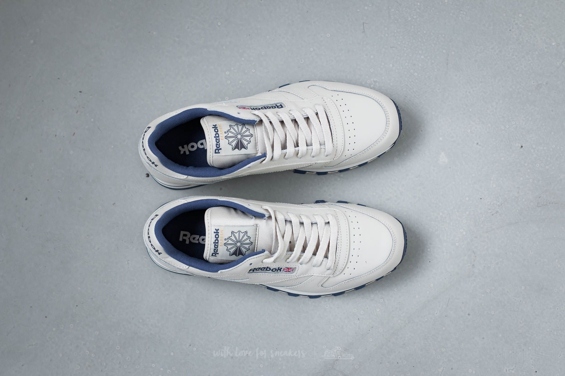 Reebok classic 2024 ecru navy