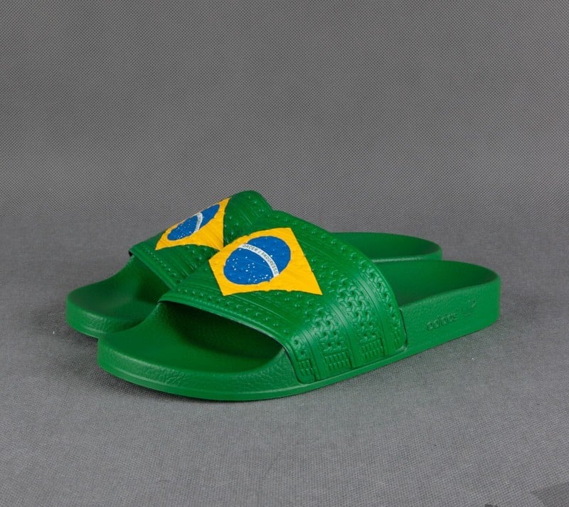 Scarpe Adidas Adilette Flags Fairwa/Sunshi/Blubir