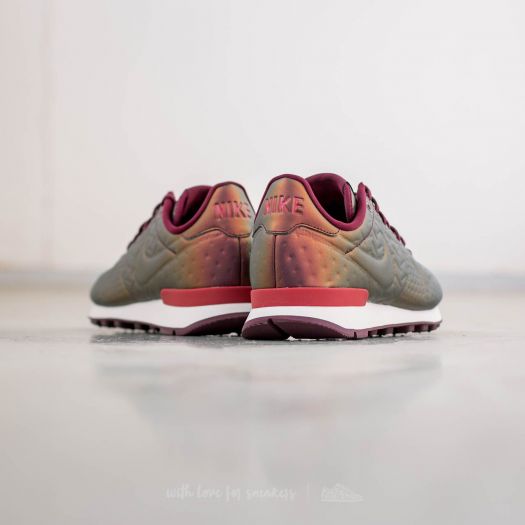 Nike internationalist night clearance maroon