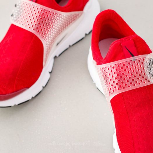 red nike sock shoes