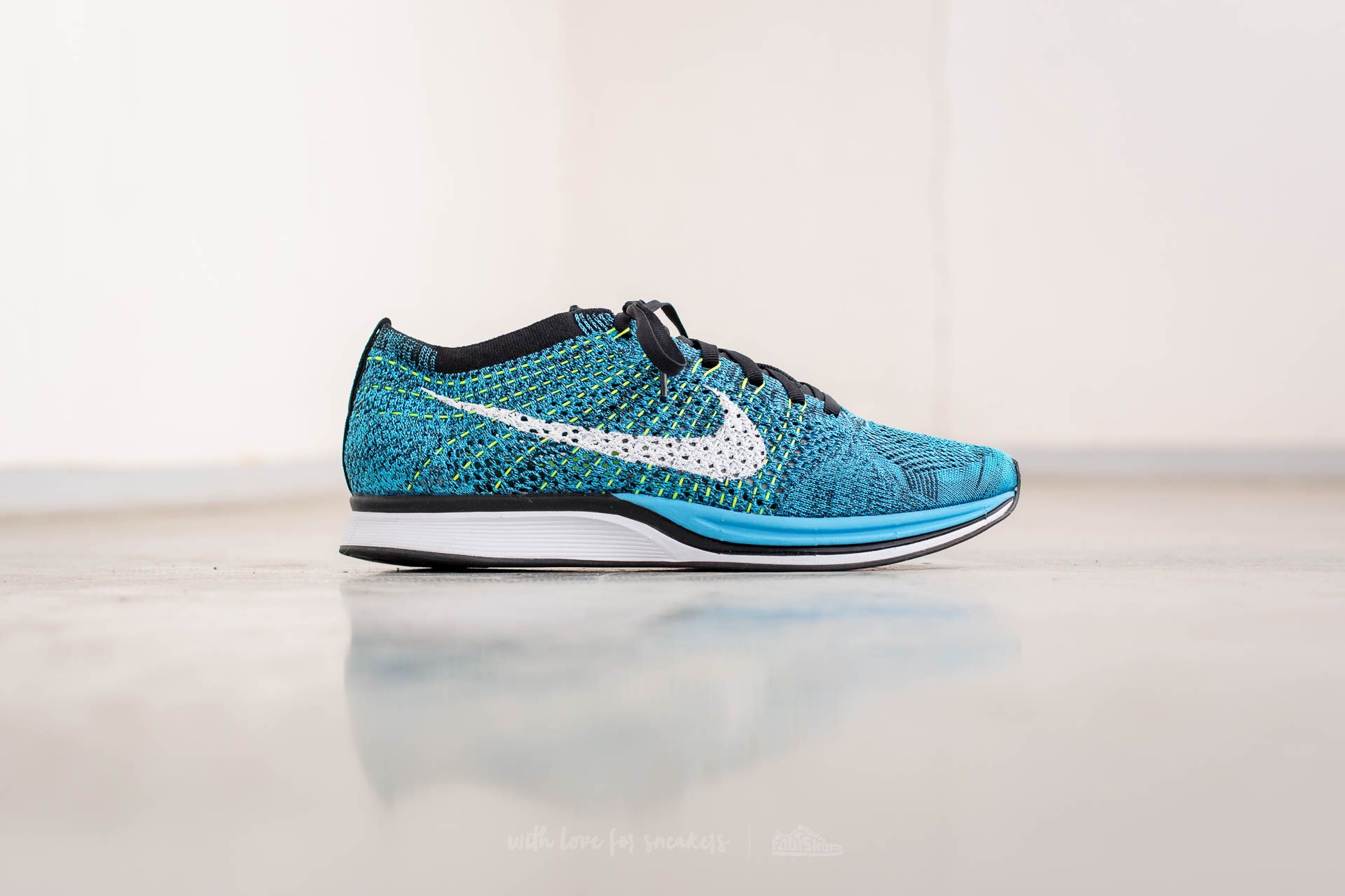 Sko til mænd Nike Flyknit Racer Blue Glow/ White-Black