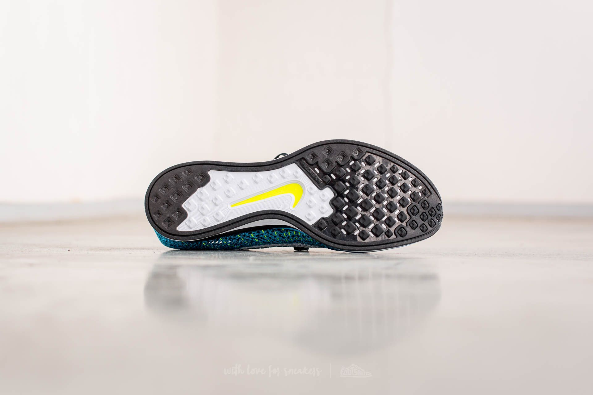 Sko til mænd Nike Flyknit Racer Blue Glow/ White-Black