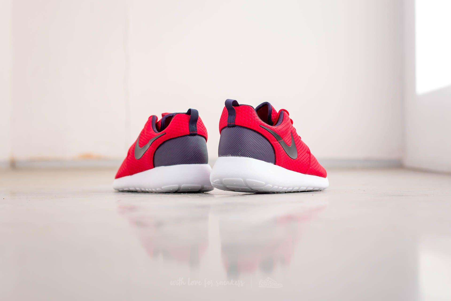 Men's roshe one se shoes hotsell