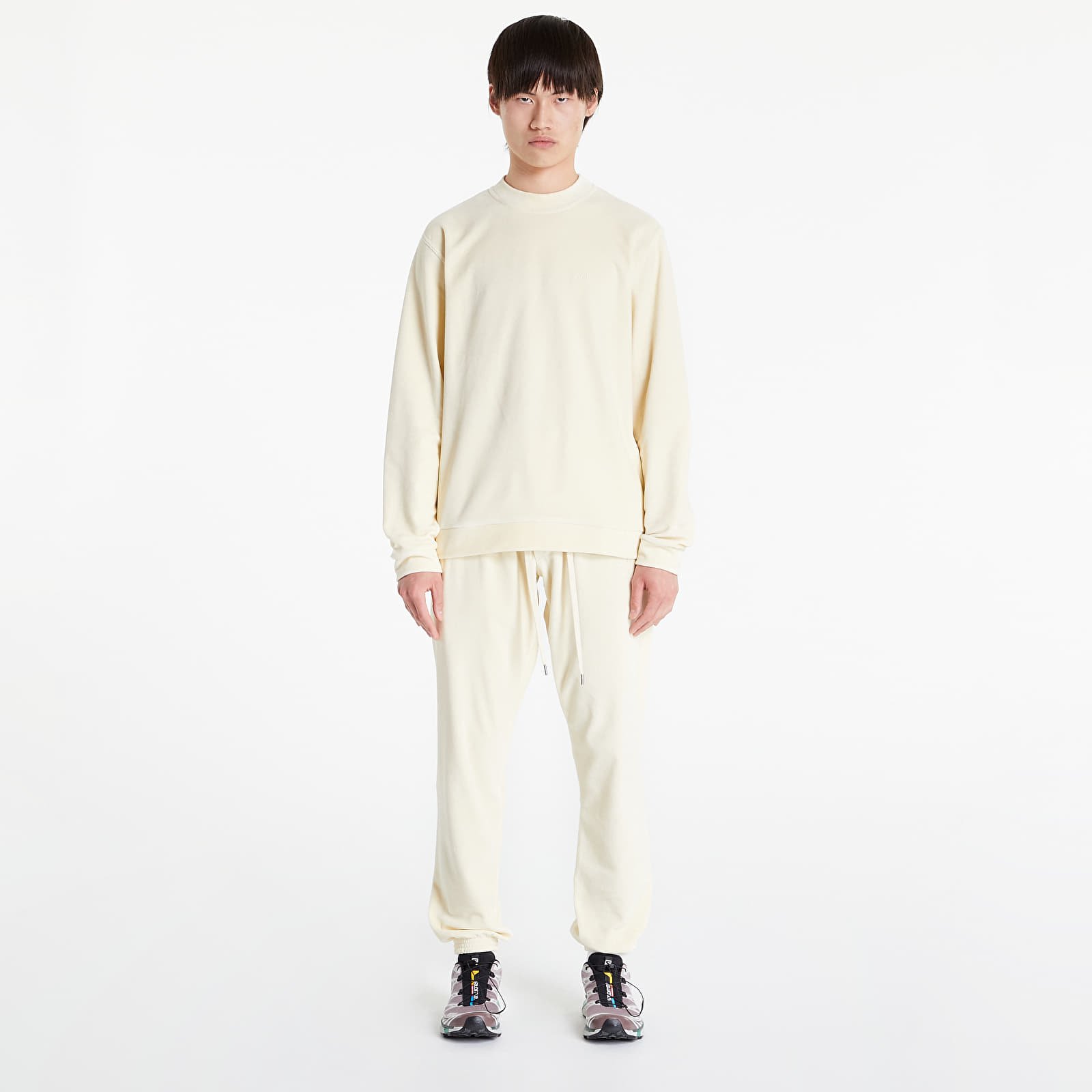 Bluzy Arte Antwerp Chasen Velvet Crewneck Cream