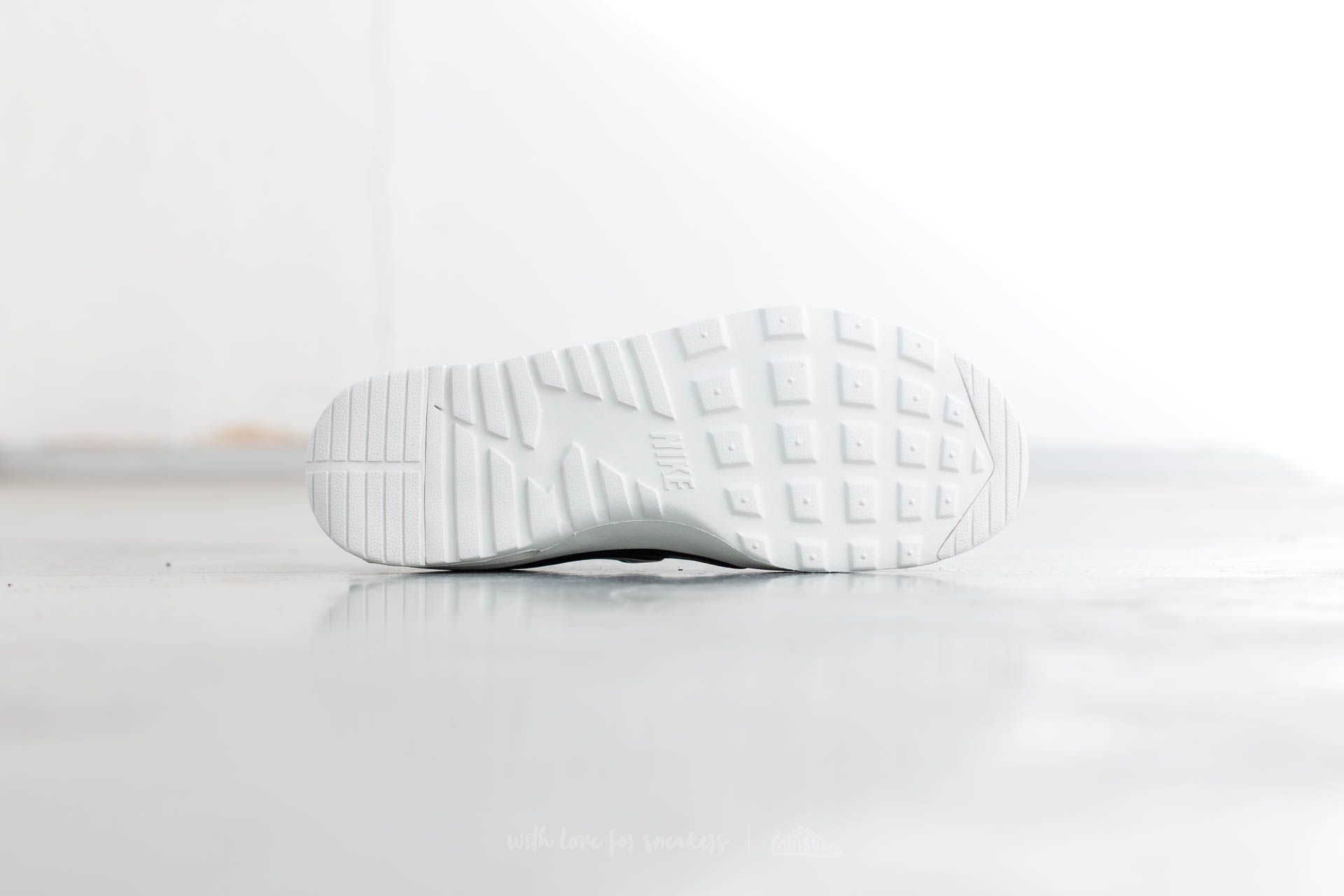 Női cipők Nike Wmns Air Max Thea Mid Black/ Black-Sail
