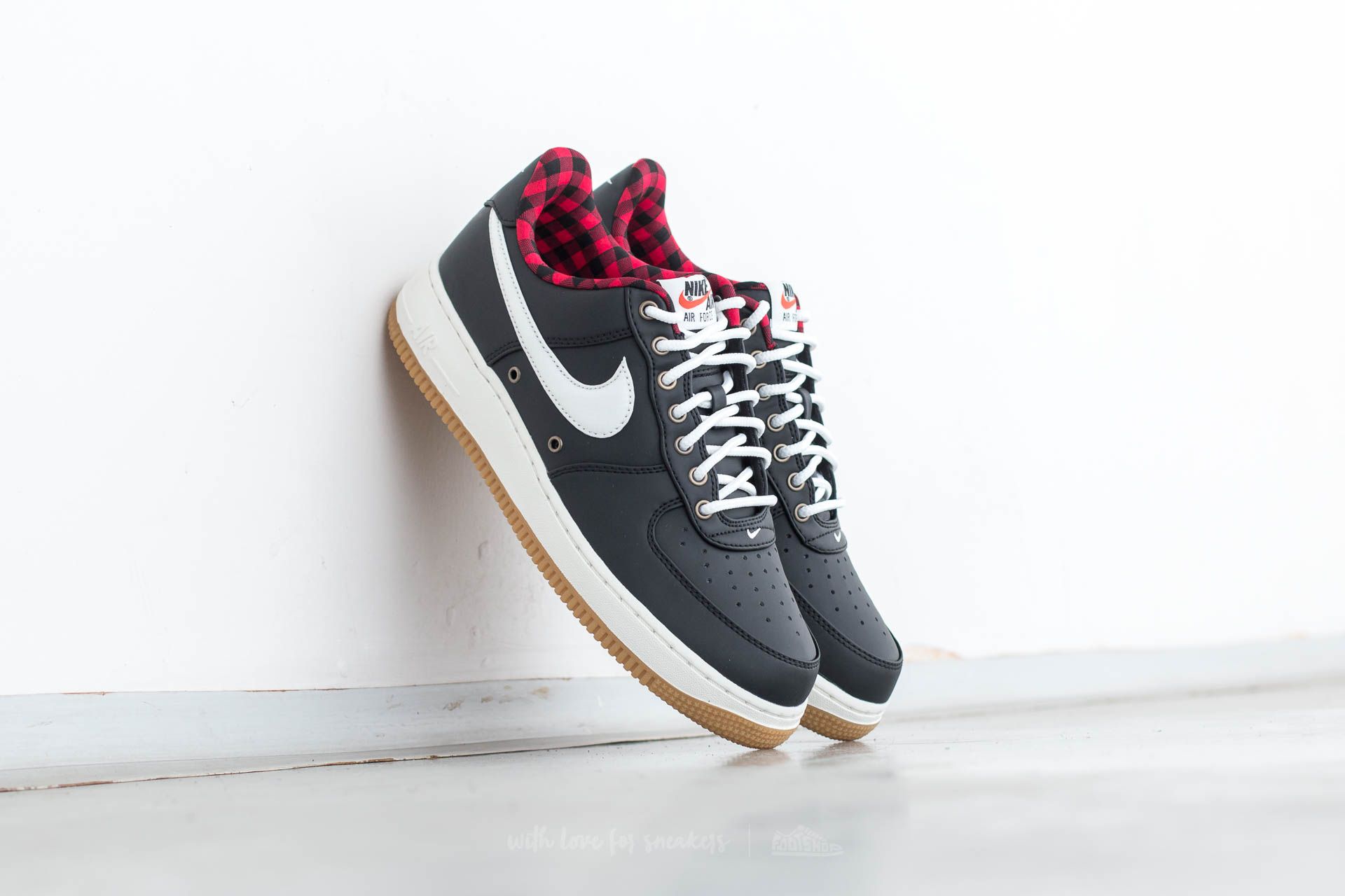 Air force 1 2025 black and red 07